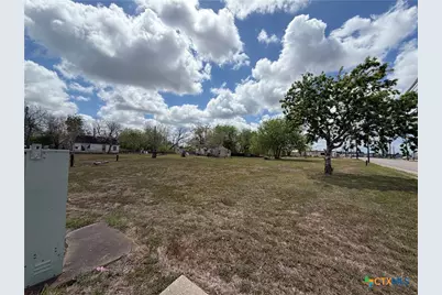 105 S Juanita Street, Port Lavaca, TX 77979 - Photo 3