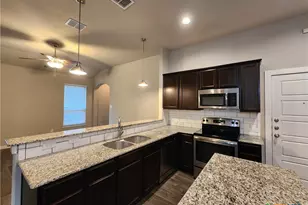 506 Creekside Frst, New Braunfels, TX 78130 - Photo 9