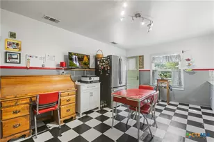 1035 Madeline St, New Braunfels, TX 78132 - Photo 15