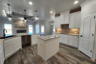 724 Golden Eagle Dr, Salado, TX 76571 - Photo 11