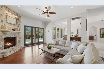 2230 Windsor Place, New Braunfels, TX 78130 - Photo 3