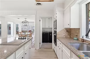 118 Santa Fe, Victoria, TX 77904 - Photo 9