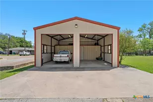 708 E Texas Ave, Mart, TX 76664 - Photo 27