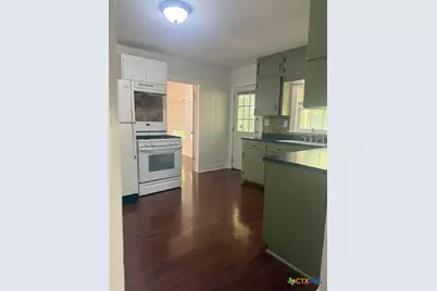 724 N Beal Street, Belton, TX 76513 - Photo 3