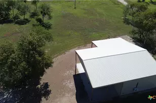407 W Oakland Ave, Seadrift, TX 77983 - Photo 17