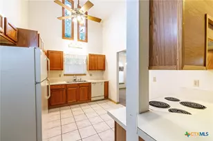 806 St Michael St, Gonzales, TX 78629 - Photo 11