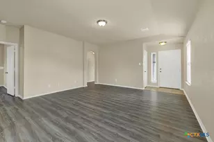 1512 Doncaster Dr, Seguin, TX 78155 - Photo 5