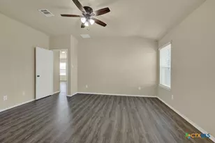 1512 Doncaster Dr, Seguin, TX 78155 - Photo 11