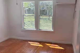 308 Poth St, Yoakum, TX 77995 - Photo 13