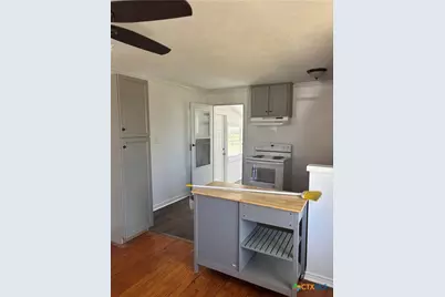 308 Poth Street, Yoakum, TX 77995 - Photo 5