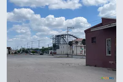 1308 N Bowie Street, Seguin, TX 78155 - Photo 3