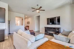 712 Coyote Crk Wy, Kyle, TX 78640 - Photo 11