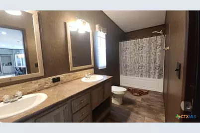 1602 W Saint Louis Avenue, Seadrift, TX 77983 - Photo 19