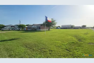 1602 W Saint Louis Avenue, Seadrift, TX 77983 - Photo 23