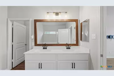 484 Copper Hill Drive, New Braunfels, TX 78130 - Photo 25