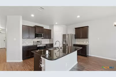 484 Copper Hill Drive, New Braunfels, TX 78130 - Photo 7