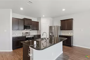 484 Copper Hill Dr, New Braunfels, TX 78130 - Photo 7