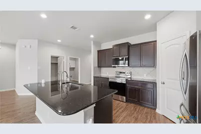 484 Copper Hill Drive, New Braunfels, TX 78130 - Photo 11