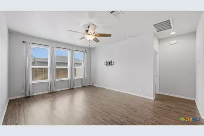 484 Copper Hill Drive, New Braunfels, TX 78130 - Photo 13