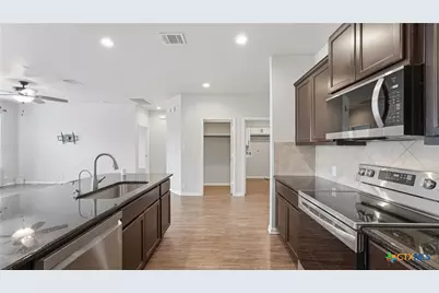 484 Copper Hill Drive, New Braunfels, TX 78130 - Photo 5