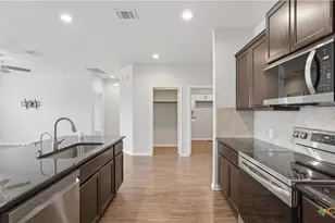 484 Copper Hill Dr, New Braunfels, TX 78130 - Photo 5