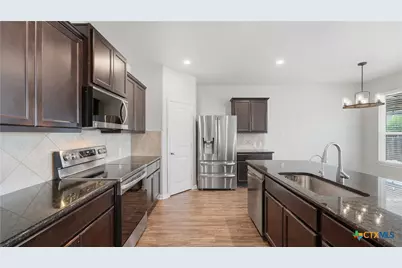 484 Copper Hill Drive, New Braunfels, TX 78130 - Photo 9