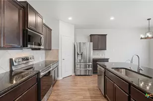 484 Copper Hill Dr, New Braunfels, TX 78130 - Photo 9