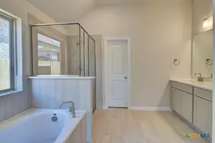 747 Navarro St, New Braunfels, TX 78132 - Photo 25