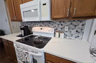 16 Peggy St, Palacios, TX 77465 - Photo 23