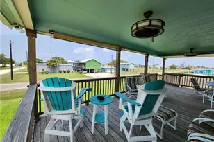 16 Peggy St, Palacios, TX 77465 - Photo 9