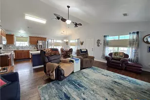 16 Peggy St, Palacios, TX 77465 - Photo 15