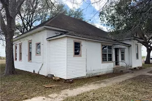 670 Thiele Rd, Yoakum, TX 77995 - Photo 5