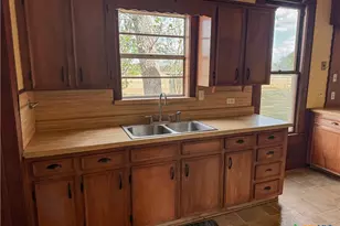 670 Thiele Rd, Yoakum, TX 77995 - Photo 31