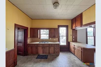 670 Thiele Road, Yoakum, TX 77995 - Photo 27