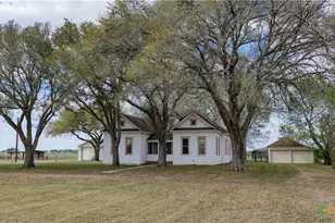 670 Thiele Rd, Yoakum, TX 77995 - Photo 3