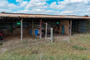 670 Thiele Rd, Yoakum, TX 77995 - Photo 37