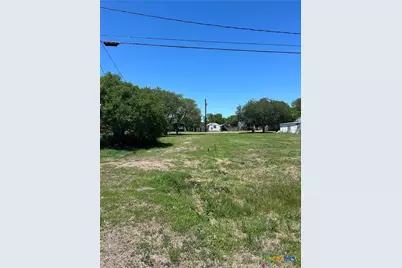 508 W Dallas Avenue, Seadrift, TX 77983 - Photo 3