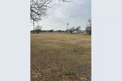 508 W Dallas Avenue, Seadrift, TX 77983 - Photo 3