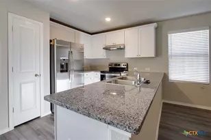 1915 Chiffchaff, New Braunfels, TX 78130 - Photo 11