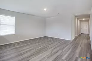 1915 Chiffchaff, New Braunfels, TX 78130 - Photo 11