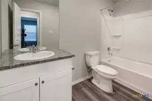 1915 Chiffchaff, New Braunfels, TX 78130 - Photo 9