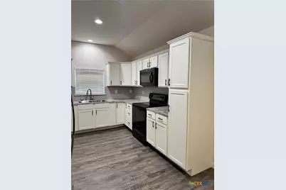 909 2nd Street, Cuero, TX 77954 - Photo 3