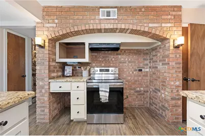 1903 N Harding Avenue, Cameron, TX 76520 - Photo 7