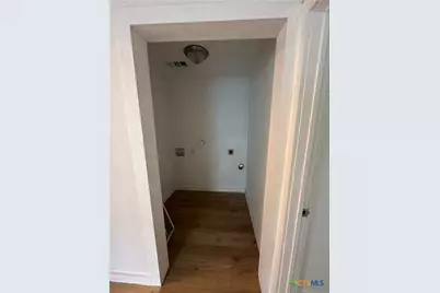 929 Veterans Street, Seguin, TX 78155 - Photo 7