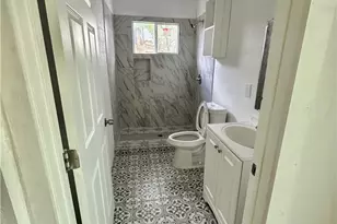 929 Veterans St, Seguin, TX 78155 - Photo 9