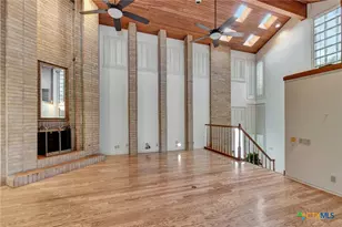 103 Tracy Ln, Victoria, TX 77904 - Photo 9