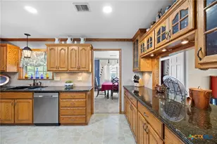 2010 N Beal St, Belton, TX 76513 - Photo 17