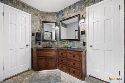 2010 N Beal Street, Belton, TX 76513 - Photo 29