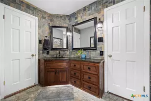 2010 N Beal St, Belton, TX 76513 - Photo 29