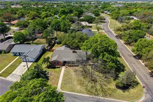 2010 N Beal St, Belton, TX 76513 - Photo 5